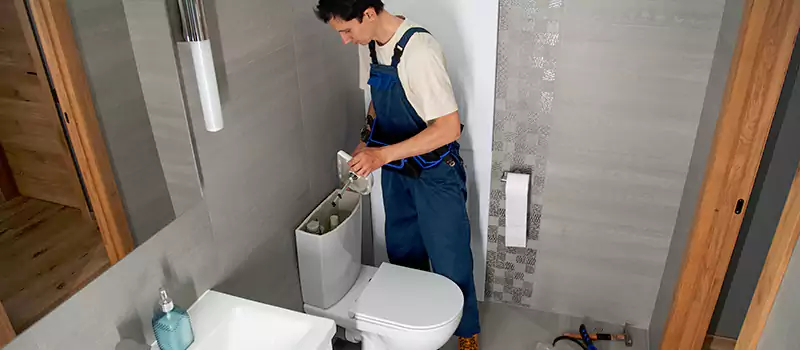 Plumber for Toilet Installation in Dubai, United Arab Emirates