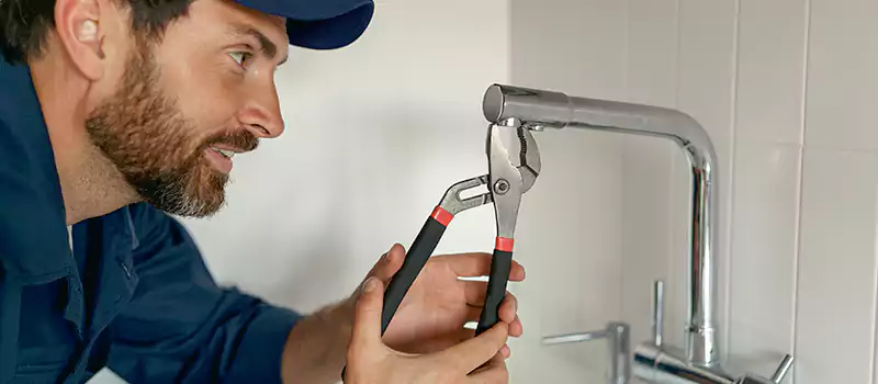 Plumbers to Fix Water Pressure Issues in House in Dubai, United Arab Emirates